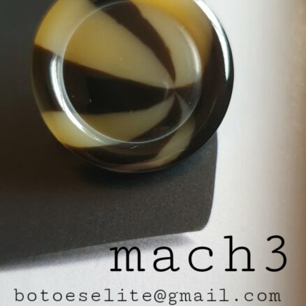 Mach 3 #bottoni #boutons #botones #knöpfe #knappar #botões #buttons #ボタン #버튼 #fashiondesign
