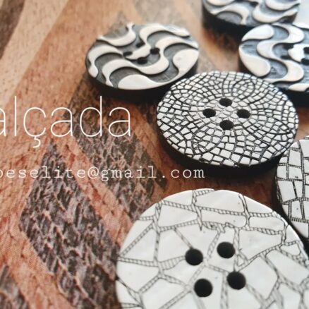 Inspired by Portuguese pavement. #buttons #botões #bottoni #botones #boutons #knappar #knöpfe #ボタン #calcadaportuguesa #fashiondesign